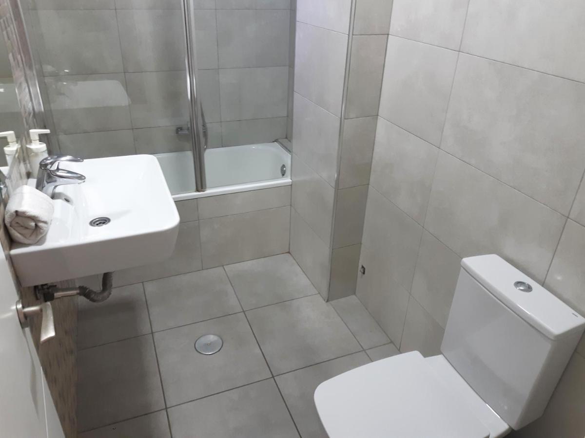 Apartamentos Ramirez 3000 กรานาดา ภายนอก รูปภาพ